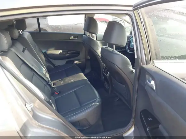 KNDPNCAC8J7301022 2018 KIA SPORTAGE - Image 8