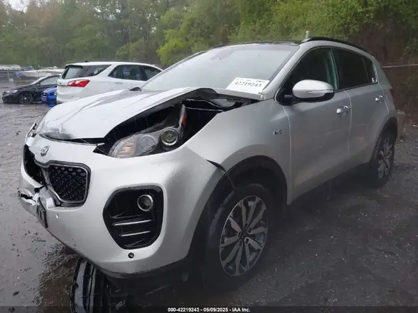 KNDPNCAC8J7309766 2018 KIA SPORTAGE - Image 2