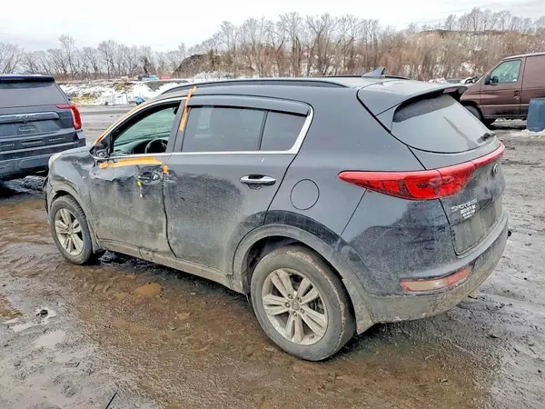 KNDPNCAC8J7352603 2018 KIA SPORTAGE - Image 2