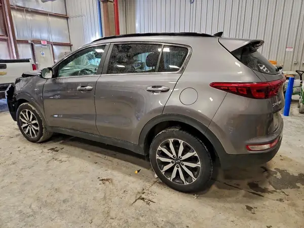 KNDPNCAC8J7379736 2018 KIA SPORTAGE - Image 2