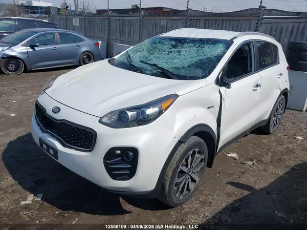 KNDPNCAC8J7391496 2018 KIA SPORTAGE - Image 2