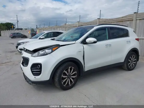 KNDPNCAC8J7396570 2018 KIA SPORTAGE - Image 2