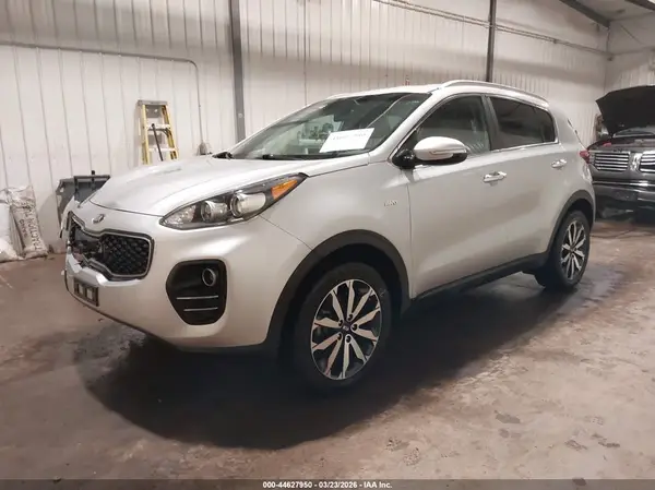 KNDPNCAC8J7401203 2018 KIA SPORTAGE - Image 2