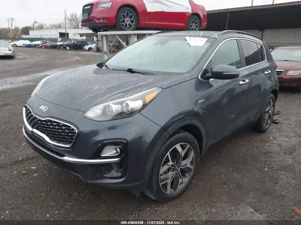 KNDPNCAC8N7983034 2022 KIA SPORTAGE - Image 2