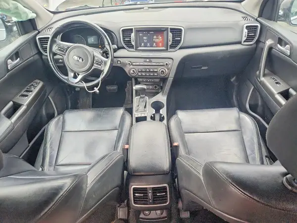 KNDPNCAC9H7058086 2017 KIA SPORTAGE - Image 8