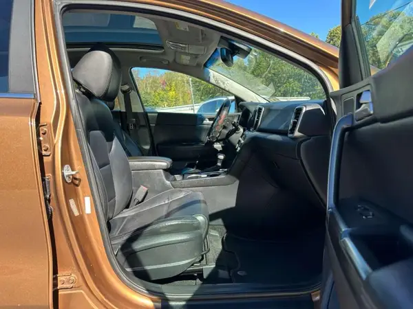 KNDPNCAC9H7058895 2017 KIA SPORTAGE - Image 8