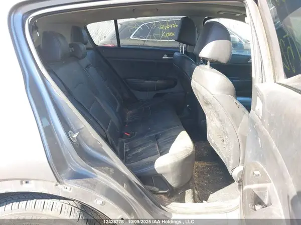 KNDPNCAC9H7075230 2017 KIA SPORTAGE - Image 8