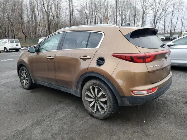 KNDPNCAC9H7084025 2017 KIA SPORTAGE - Image 2