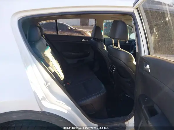 KNDPNCAC9H7151206 2017 KIA SPORTAGE - Image 8