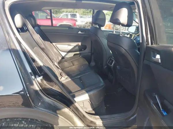 KNDPNCAC9H7202686 2017 KIA SPORTAGE - Image 8