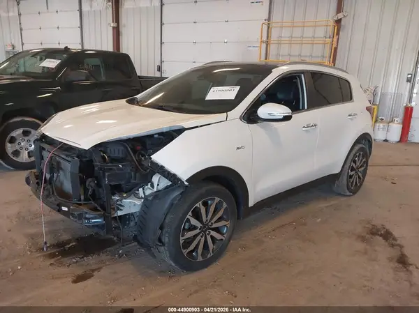 KNDPNCAC9H7236188 2017 KIA SPORTAGE - Image 2