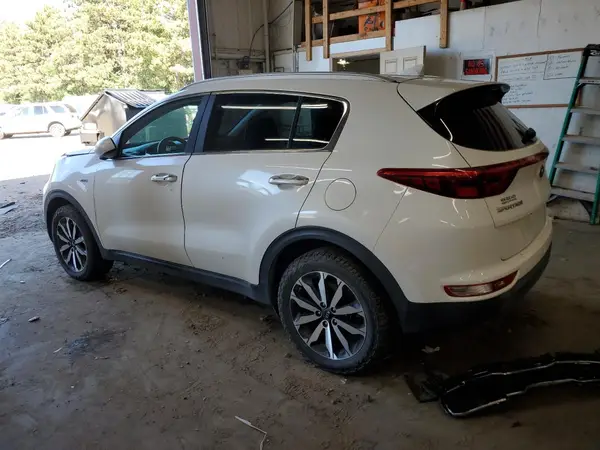 KNDPNCAC9H7246607 2017 KIA SPORTAGE - Image 2