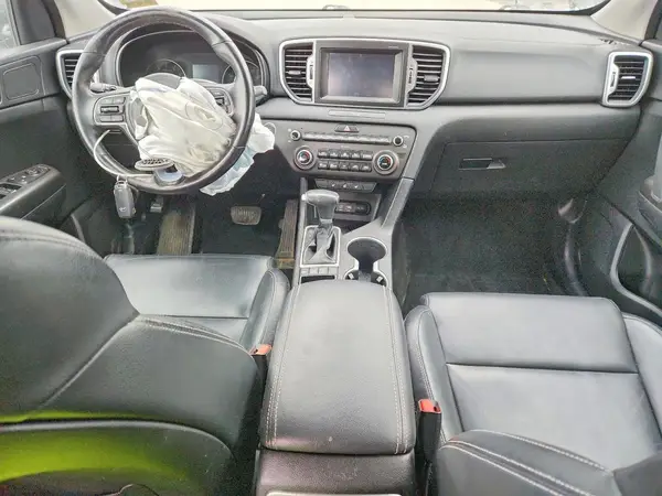 KNDPNCAC9H7249975 2017 KIA SPORTAGE - Image 8