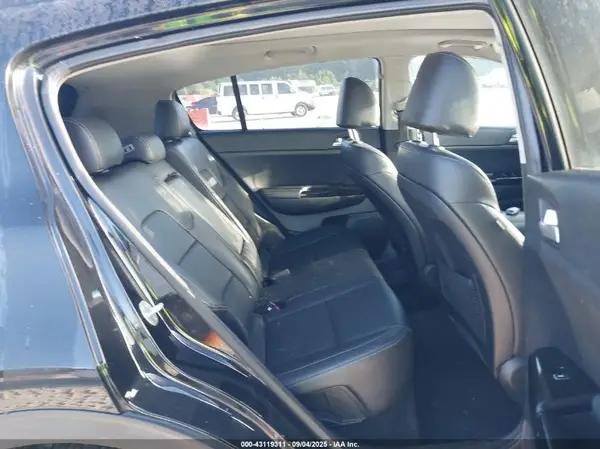 KNDPNCAC9J7425333 2018 KIA SPORTAGE - Image 8