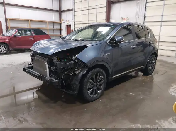 KNDPNCAC9J7425994 2018 KIA SPORTAGE - Image 2