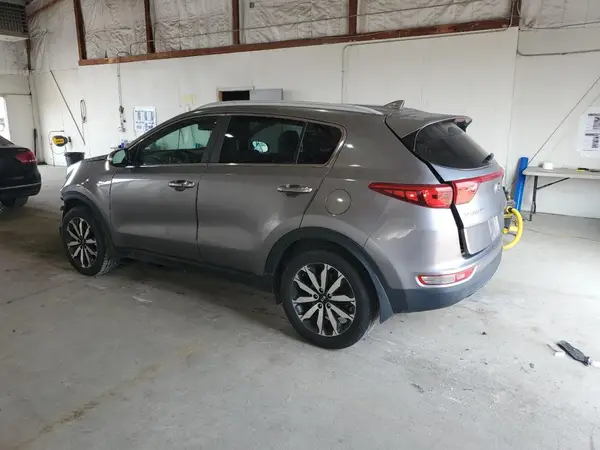 KNDPNCAC9J7460826 2018 KIA SPORTAGE - Image 2