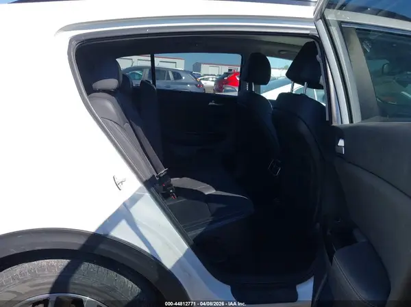 KNDPNCAC9L7635045 2020 KIA SPORTAGE - Image 8