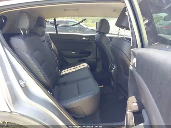 KNDPNCAC9M7896788 2021 KIA SPORTAGE - Image 8
