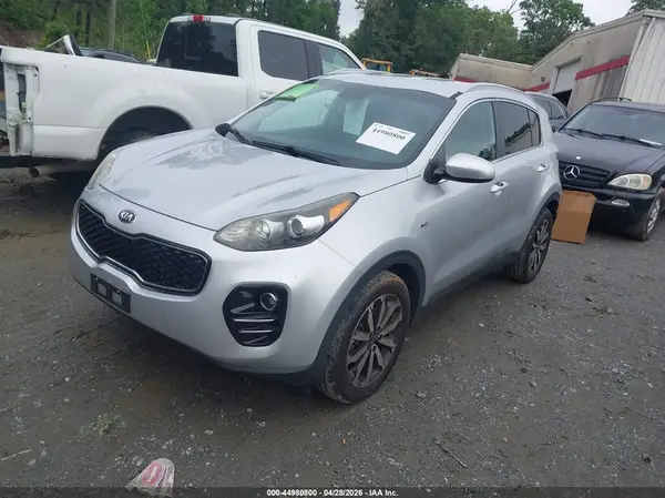 KNDPNCACXH7032337 2017 KIA SPORTAGE - Image 2
