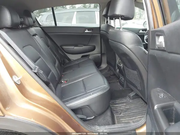 KNDPNCACXH7052281 2017 KIA SPORTAGE - Image 8