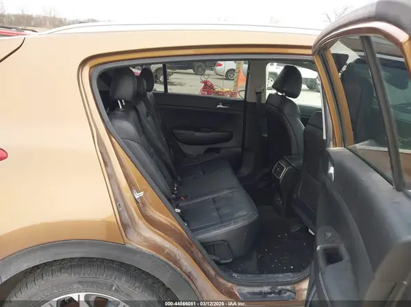 KNDPNCACXH7069338 2017 KIA SPORTAGE - Image 8