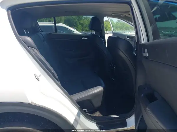 KNDPNCACXH7079500 2017 KIA SPORTAGE - Image 8