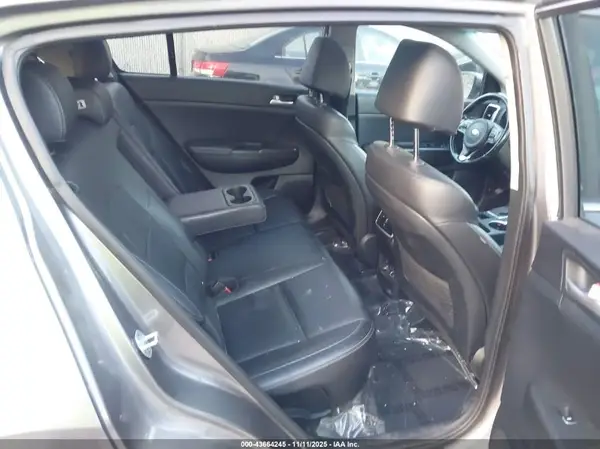 KNDPNCACXH7131109 2017 KIA SPORTAGE - Image 8