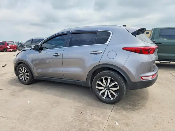 KNDPNCACXH7162487 2017 KIA SPORTAGE - Image 2