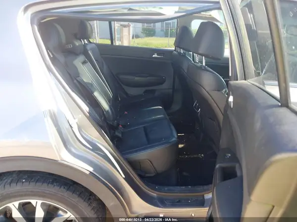 KNDPNCACXH7286503 2017 KIA SPORTAGE - Image 8