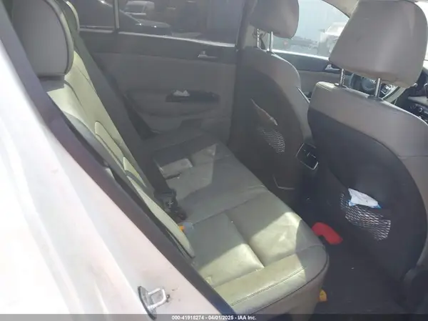 KNDPNCACXJ7321157 2018 KIA SPORTAGE - Image 8