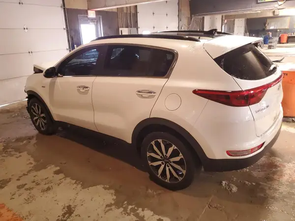 KNDPNCACXJ7324740 2018 KIA SPORTAGE - Image 2