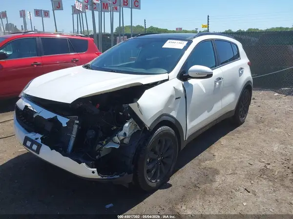 KNDPNCACXJ7352991 2018 KIA SPORTAGE - Image 2