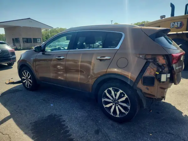 KNDPNCACXJ7373663 2018 KIA SPORTAGE - Image 2