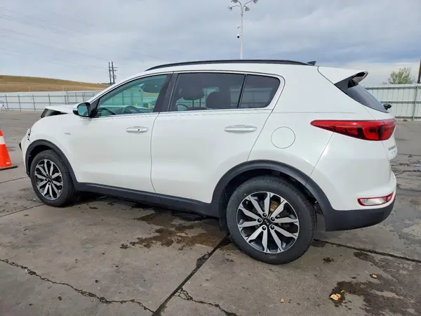 KNDPNCACXJ7377096 2018 KIA SPORTAGE - Image 2