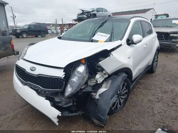 KNDPNCACXJ7377101 2018 KIA SPORTAGE - Image 2