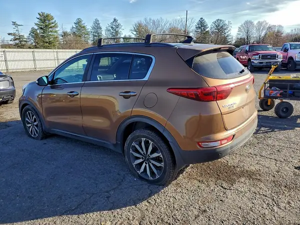 KNDPNCACXJ7389393 2018 KIA SPORTAGE - Image 2