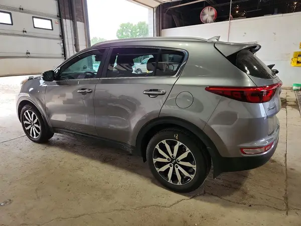 KNDPNCACXJ7390253 2018 KIA SPORTAGE - Image 2