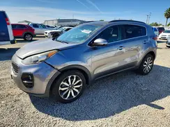 KNDPNCACXJ7404555 2018 KIA SPORTAGE