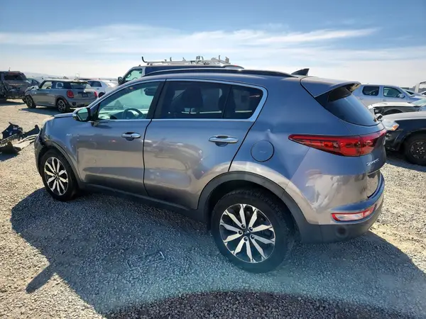 KNDPNCACXJ7404555 2018 KIA SPORTAGE - Image 2