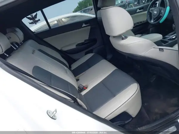 KNDPNCACXJ7409142 2018 KIA SPORTAGE - Image 8