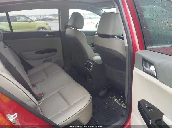 KNDPNCACXJ7421954 2018 KIA SPORTAGE - Image 8