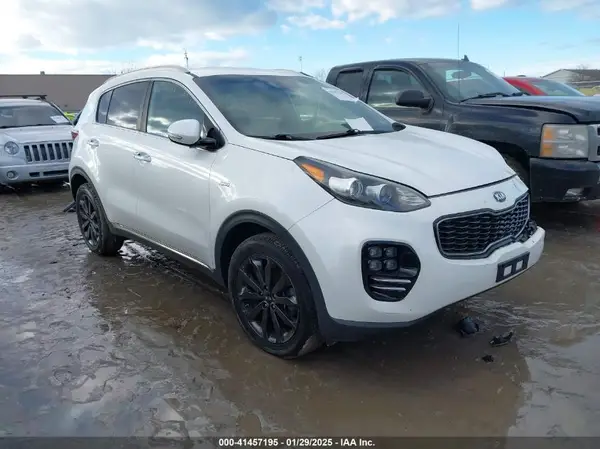 KNDPNCACXJ7473178 2018 KIA SPORTAGE - Image 1