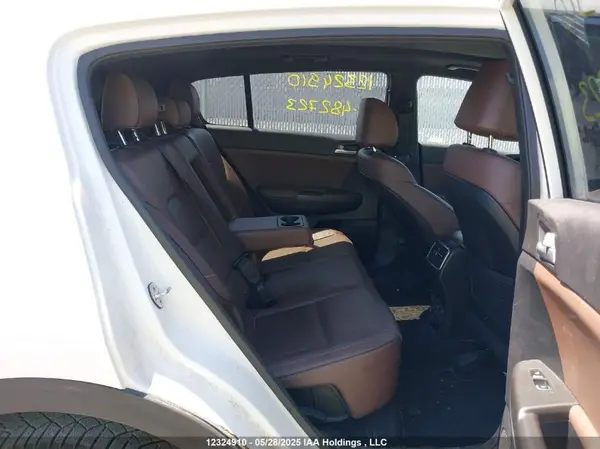 KNDPNCACXJ7482723 2018 KIA SPORTAGE - Image 8