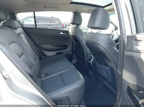 KNDPNCACXN7985075 2022 KIA SPORTAGE - Image 8