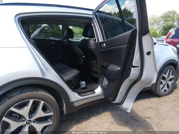 KNDPR3A62J7379150 2018 KIA SPORTAGE - Image 8