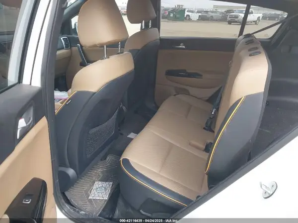 KNDPR3A64J7396483 2018 KIA SPORTAGE - Image 8