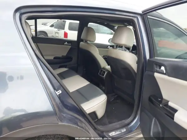 KNDPR3A66H7176904 2017 KIA SPORTAGE - Image 8