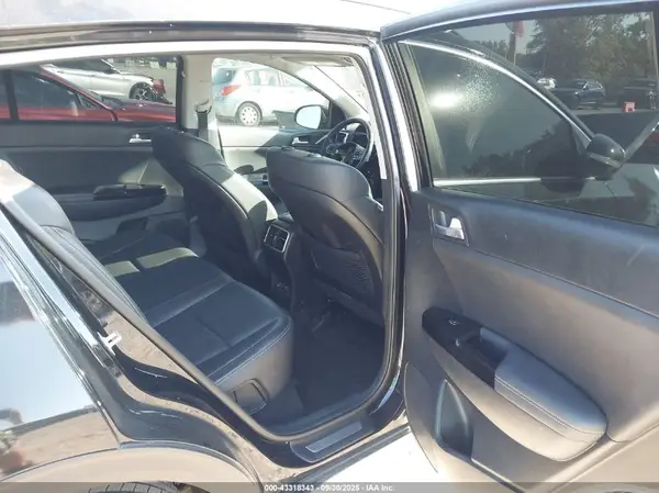 KNDPR3A66K7523543 2019 KIA SPORTAGE - Image 8