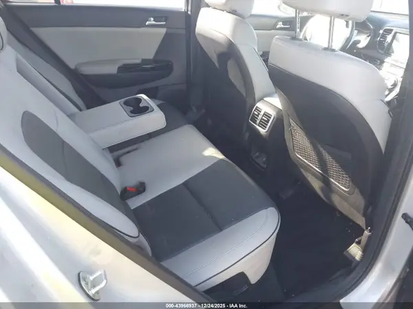 KNDPR3A68H7046638 2017 KIA SPORTAGE - Image 8