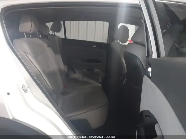 KNDPR3A68H7097380 2017 KIA SPORTAGE - Image 8